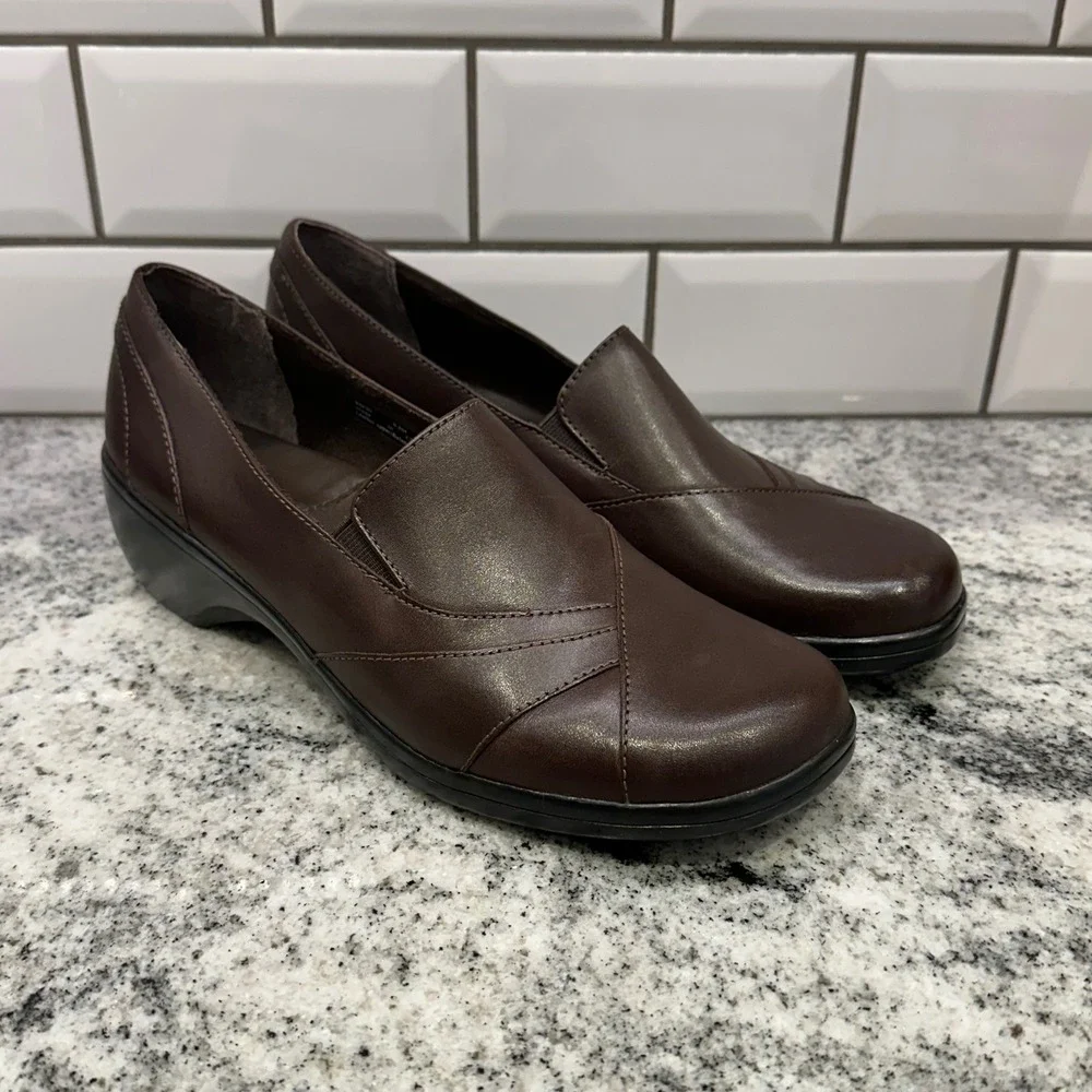 Clarks Womens 9.5M Loafers Brown Leather Wedge‎ Slip On Career Dark Academia